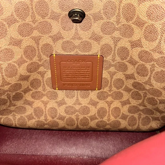 Coach Willow Tote - Picture 9 of 16